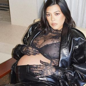 "Mein Daddy": Bestätigt Kourtney Kardashian hier die Geburt?