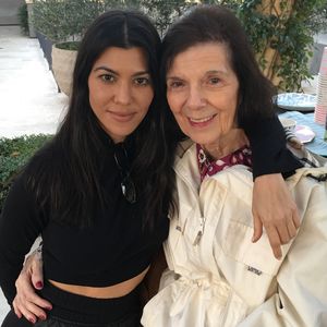 "Vorbild": Kourtney Kardashian ehrt verstorbene Oma MJ (91)