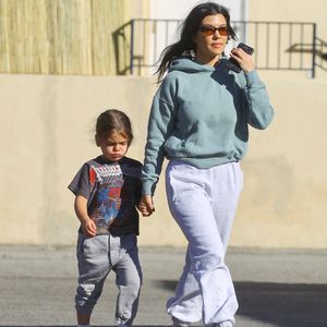 Im Mini-Anzug: Kourtney Kardashians Sohn überbrachte Ringe