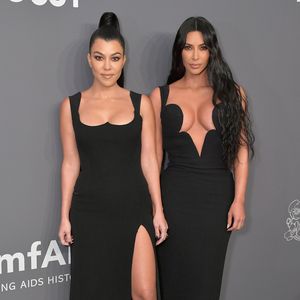 Nach Streit: Kim & Kourtney Kardashian modeln für Kampagne