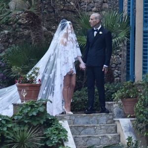 XXL-Schleppe: Wie kommt Kourtney Kardashians Brautkleid an?