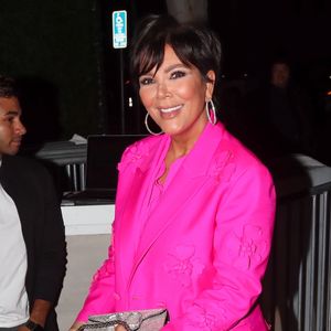 Traum in strahlendem Pink: Kris Jenner rockt ihren Neon-Look