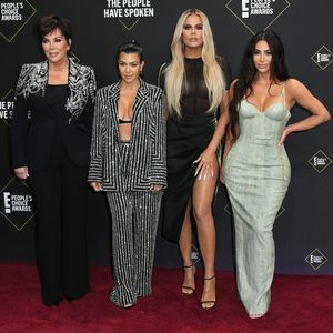 Kris Jenner mit Kourtney, Khloe und Kim Kardashian, November 2019
