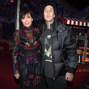 Familien-Feature: Kris Jenner releast Song mit Travis Barker