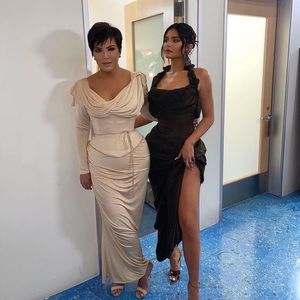 Zum 25. Geburtstag: Kris Jenner schenkte Kylie Luxus-Tasche