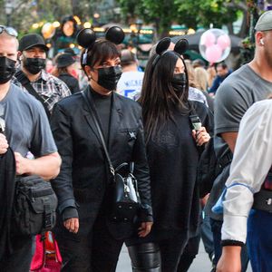 Schwangere Kylie ging mit Mama Kris Jenner ins Disneyland