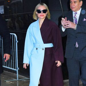Color-blocking deluxe: Kristen Bell begeistert mit Mantel