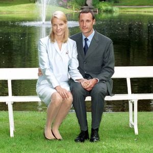 25 Jahre Ehe: So begann Mette-Marits und Haakons Liebe