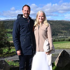 Kronprinzessin Mette-Marit und Haakon turteln beim Skirennen