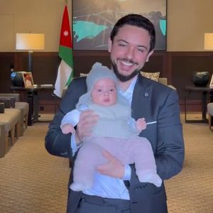 Prinz Hussein von Jordanien überrascht mit Baby auf Arbeit