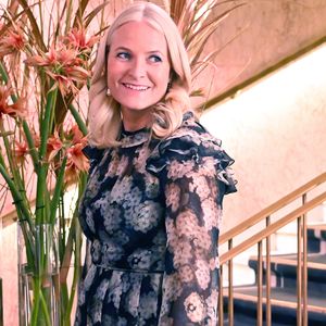 Mitten im Marius-Skandal: Mette-Marit strahlt auf Bankett
