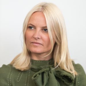 Zurück trotz Krankheit: Mette-Marit alberte mit Estelle rum