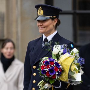 Kronprinzessin Victoria feiert Namenstag in Militäruniform
