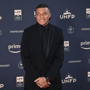 Nasenbeinbruch bei EM: Kylian Mbappé reagiert humorvoll!