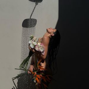 Wegen Travis-Aus? Kylie Jenner posiert nackt unter Dusche
