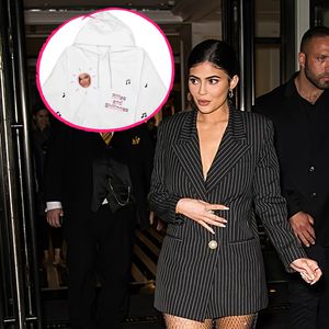 Nach Viral-Clip: Kylie bringt "Rise and Shine"-Merch raus
