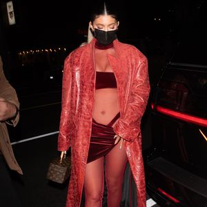 Roter Transparent-Look! Kylie Jenner setzt sich hot in Szene