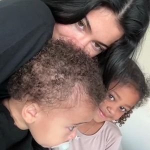 Süß: Kylie Jenner zeigt Morgenroutine mit Stormi und Aire