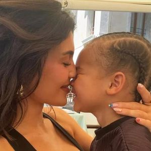 "Mein schöner Junge": Kylie Jenner teilt süßes Foto von Aire