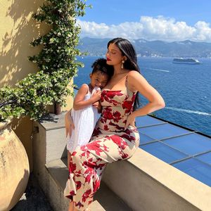 Stylish: Kylie Jenner und Stormi flashen in Luxuskleidern