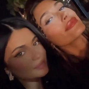 Kylie Jenner zeigte sich mit Hailey Bieber beim Coachella