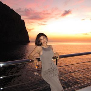So sexy posiert Kylie Jenner im Sonnenuntergang auf Mallorca