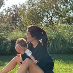 Seltener Anblick: Kylie Jenner teilt Fotos mit ihrem Sohn!