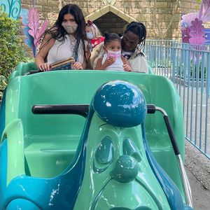Mit Stormi: Kylie Jenner und Travis besuchen Disneyland