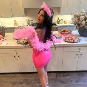 Kylie Jenner feiert 29. in pinkem Latex mit den Super-VIPs