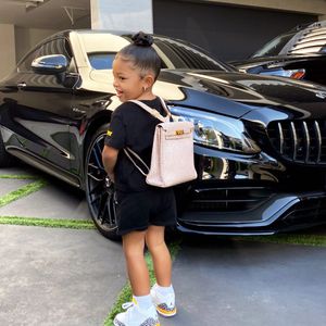 Dekadent: Kylie präsentiert Stormis 650-Euro-Luxustäschchen