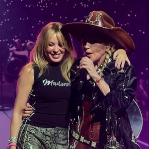 Madonna und Kylie Minogue stehen gemeinsam auf der Bühne!