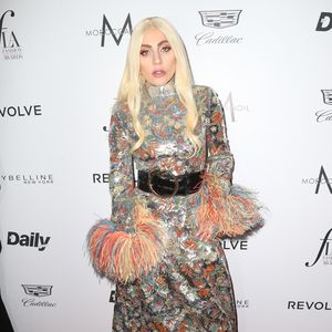 Auf hohen Hacken: Lady GaGa mit mega High Heels unterwegs
