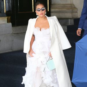 Mega-Auftritt: Lady Gaga bezaubert im Brautkleid-Style!