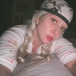 Neuer Look: Lady Gaga präsentiert gebleichte Augenbrauen!