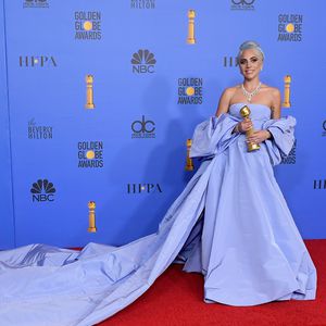 Für Auktion: Wurde Lady Gagas Golden-Globes-Dress gestohlen?