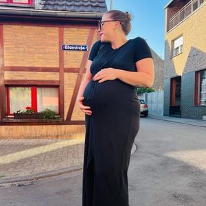 So groß ist Sängerin LaFees Schwangerschaftsbauch schon!