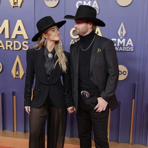 Countrystar Lainey Wilson und Devlin Hodges sind verlobt