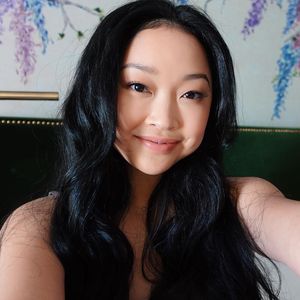"So glücklich": Lana Condor kann ihre Verlobung kaum fassen