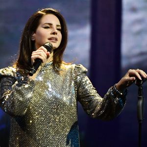 Wilde Theorie: Influencerin wirft Lana Del Rey Hexerei vor