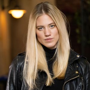 Schillerallee-Besuch: Larissa Marolt stößt zu "Unter uns"