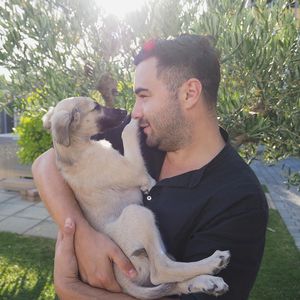 "Unter uns"-Lars Steinhöfel zeigt tierischen Familienzuwachs