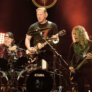 Mitten im Getümmel: Frau gebärt Kind bei Metallica-Konzert