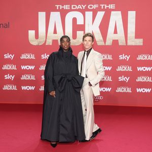 Eddie Redmayne und Lashana Lynch ziehen Berlin in ihren Bann