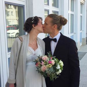 Zu Hochzeitsbild: GNTM-Girl Laura Bräutigam gibt Baby-Update