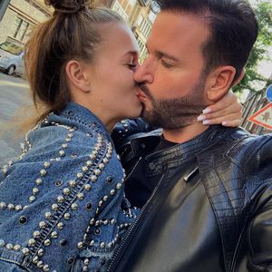 Fans lachen über dieses Knutschbild von Laura und Wendler