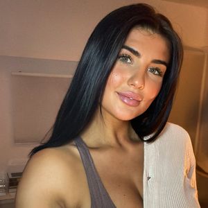 Fans entsetzt: Laura Mania geht hochschwanger ins Solarium