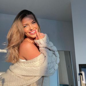 Fans glauben Gewicht nicht: Laura Maria macht Wiege-Beweis