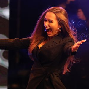 Laura Müller verkauft ihre benutzte Unterwäsche auf OnlyFans