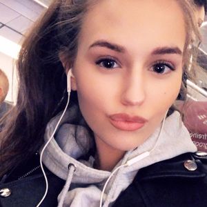 Neue Normalität? Laura Müller macht wieder Instagram-Werbung