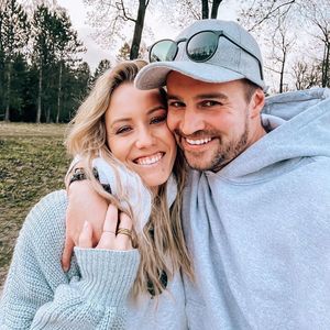 Wie geht es Alex Hindersmanns Freundin und Baby nach Geburt?